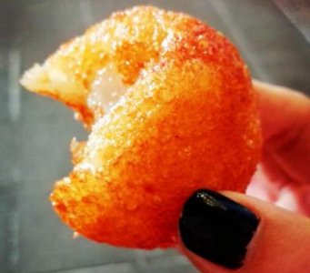 ​炸汤圆，到底要不要先煮熟？老师傅教你正确做法，外酥里糯不炸裂