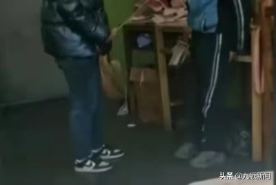 ​老师指挥学生扒男孩裤子并抽打，县教育局通报并回应：正研究下一步措施