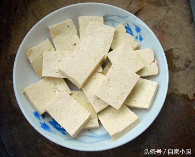 在家也能吃出烧烤味——香辣烧烤豆腐串