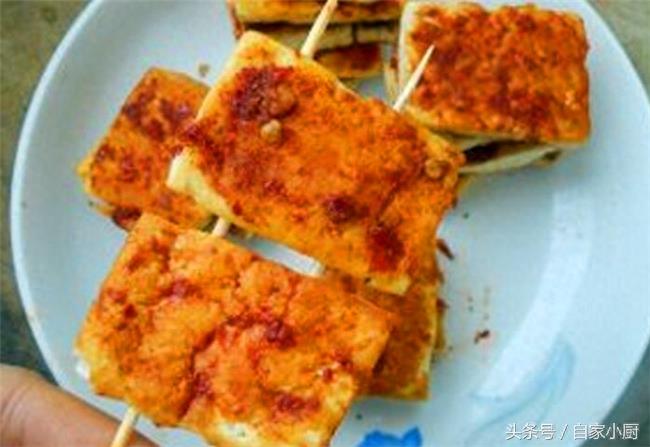 在家也能吃出烧烤味——香辣烧烤豆腐串