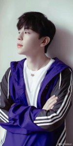 ​演员邓伦手机壁纸