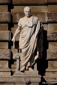 ​从写实的角度进行对古罗马肖像雕塑的分析，以及雕塑的审美和意义