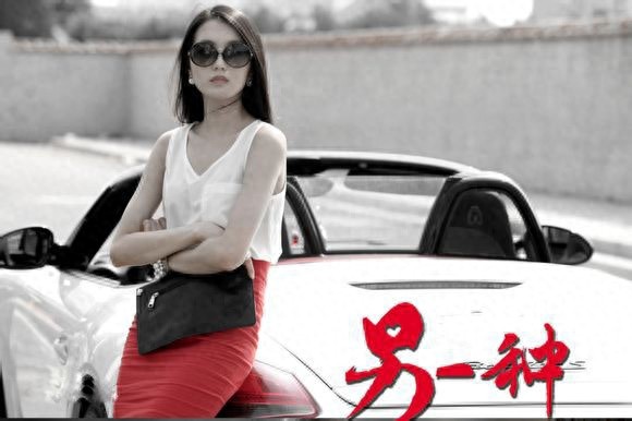 申珉熙不仅有窈窕的身材，文静淡雅的气质也十分惹人喜爱