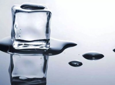 ​冰块制作方法（晶莹剔透的冰块是如何制成的？）