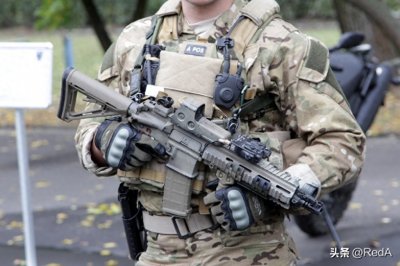 ​HK416：这把枪让美国海豹突击队都垂涎三尺，它到底有什么魔力？
