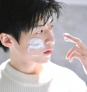 ​男士洗面奶哪个牌子最好？洗面奶评测：温和与高效并存的洁面好物