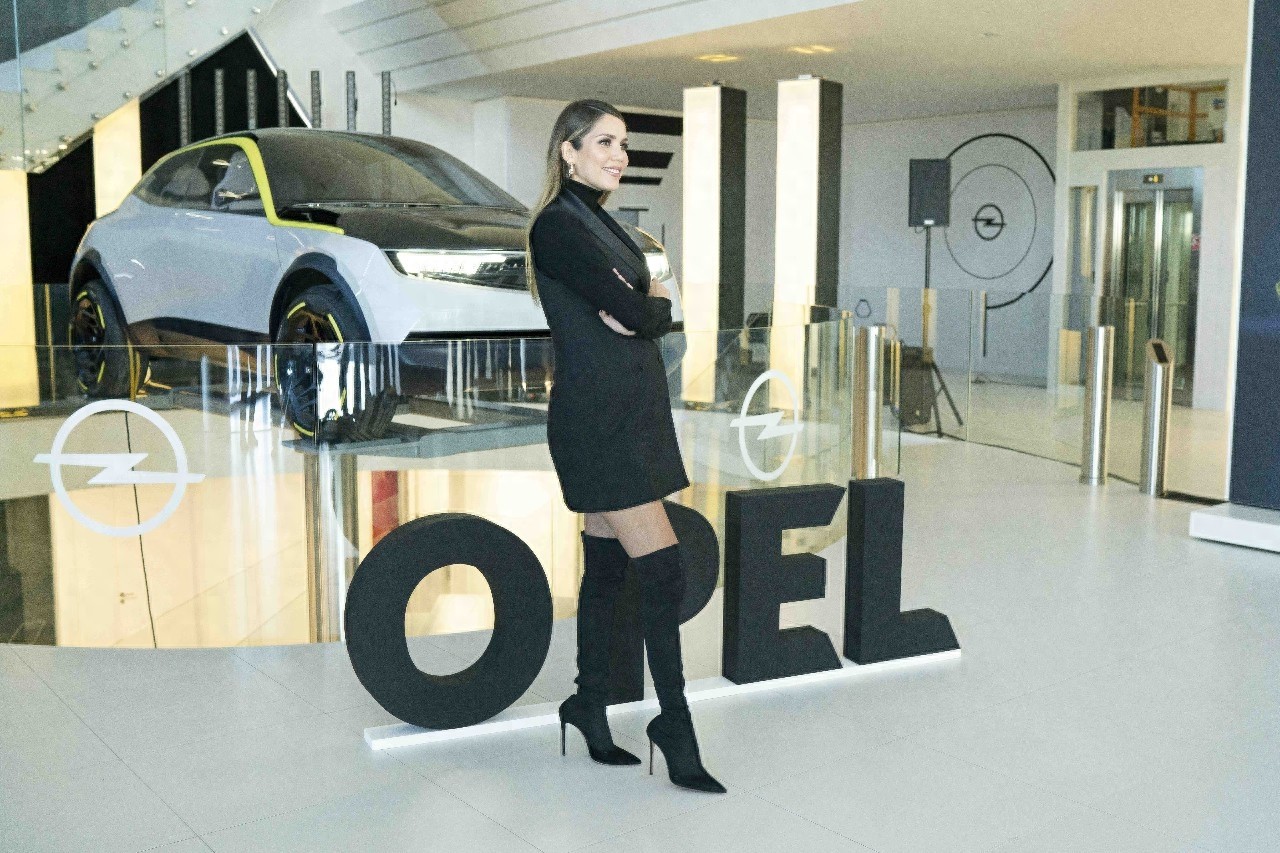 罗莎娜·萨内蒂刚到30，还没生娃，结婚才三个月就显老了