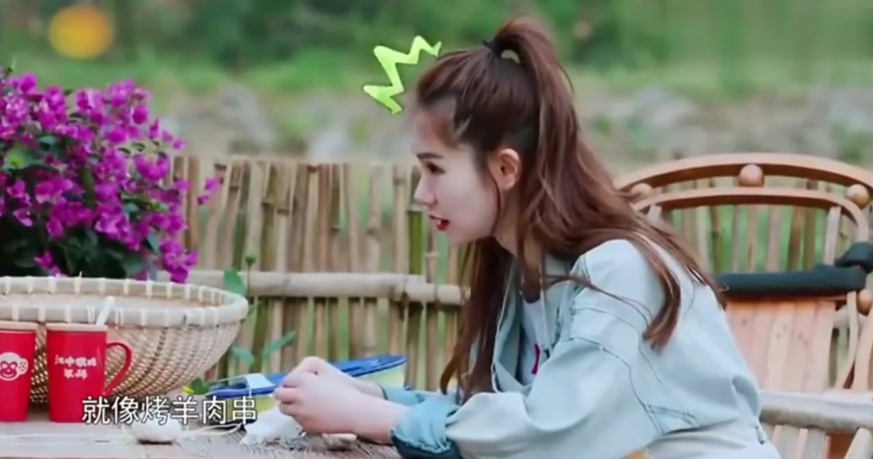 戚薇简介个人资料（“富婆”戚薇，古董香水收藏家，进口矿泉水冲奶粉，她是有何底气）