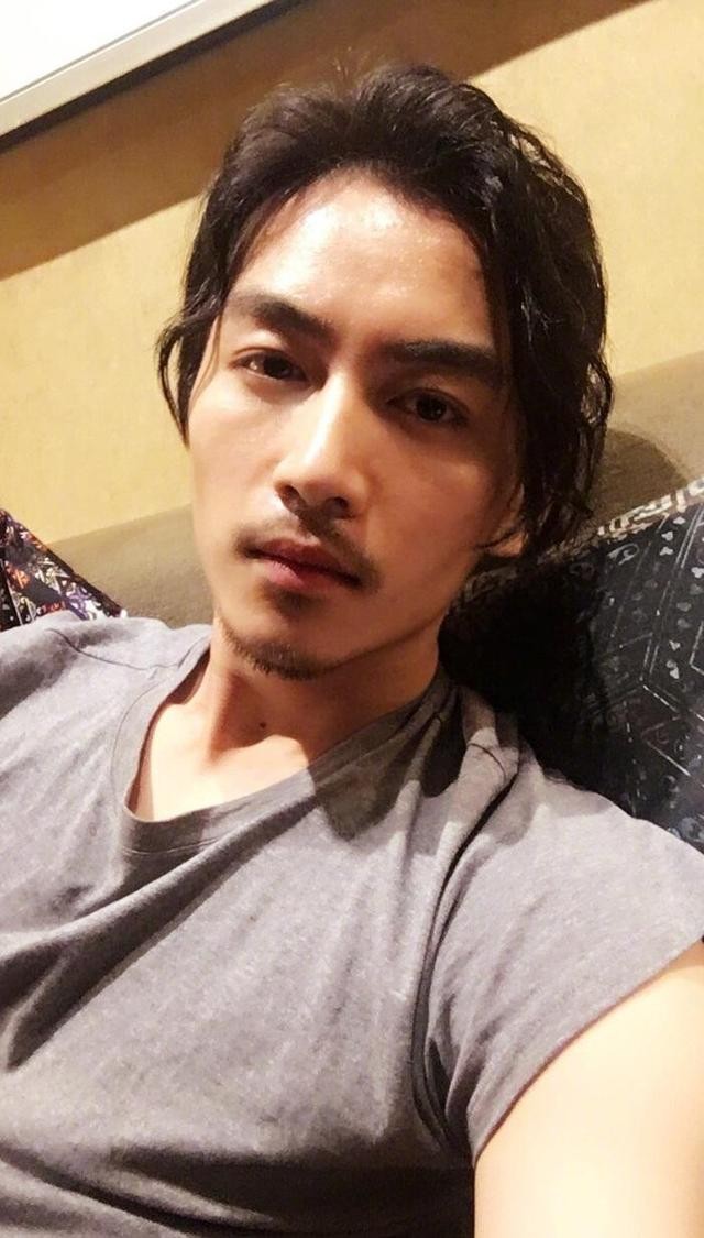 陈晓男左女右（9年后看陈晓赵丽颖两人的人生大不同）