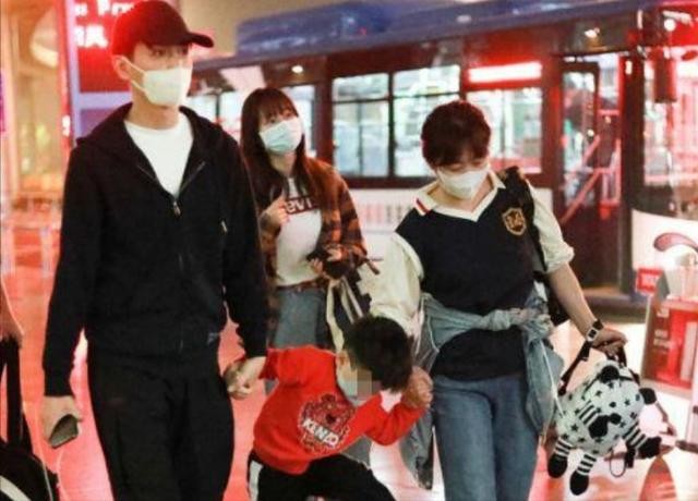 陈晓男左女右（9年后看陈晓赵丽颖两人的人生大不同）