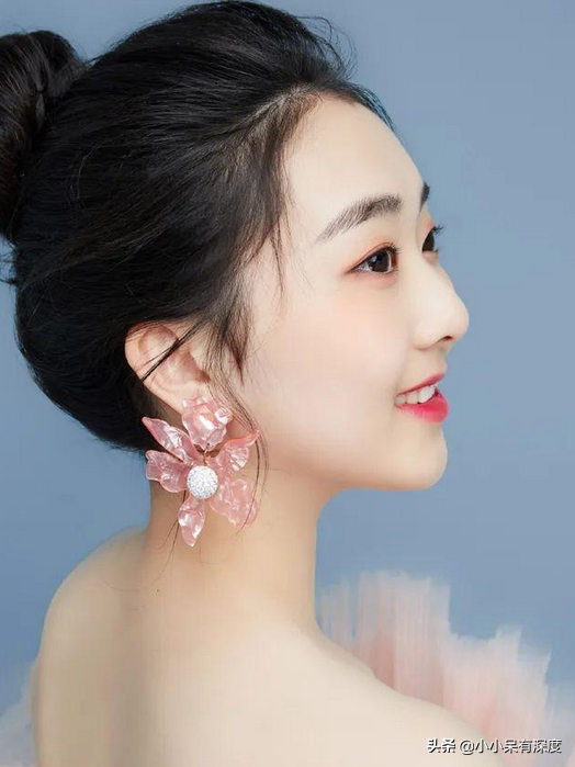 樊振东，天才型运动员，李子君宣布恋情后，为何他却登上热搜榜？