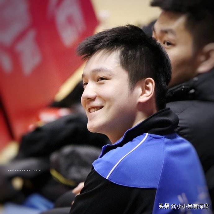 樊振东，天才型运动员，李子君宣布恋情后，为何他却登上热搜榜？