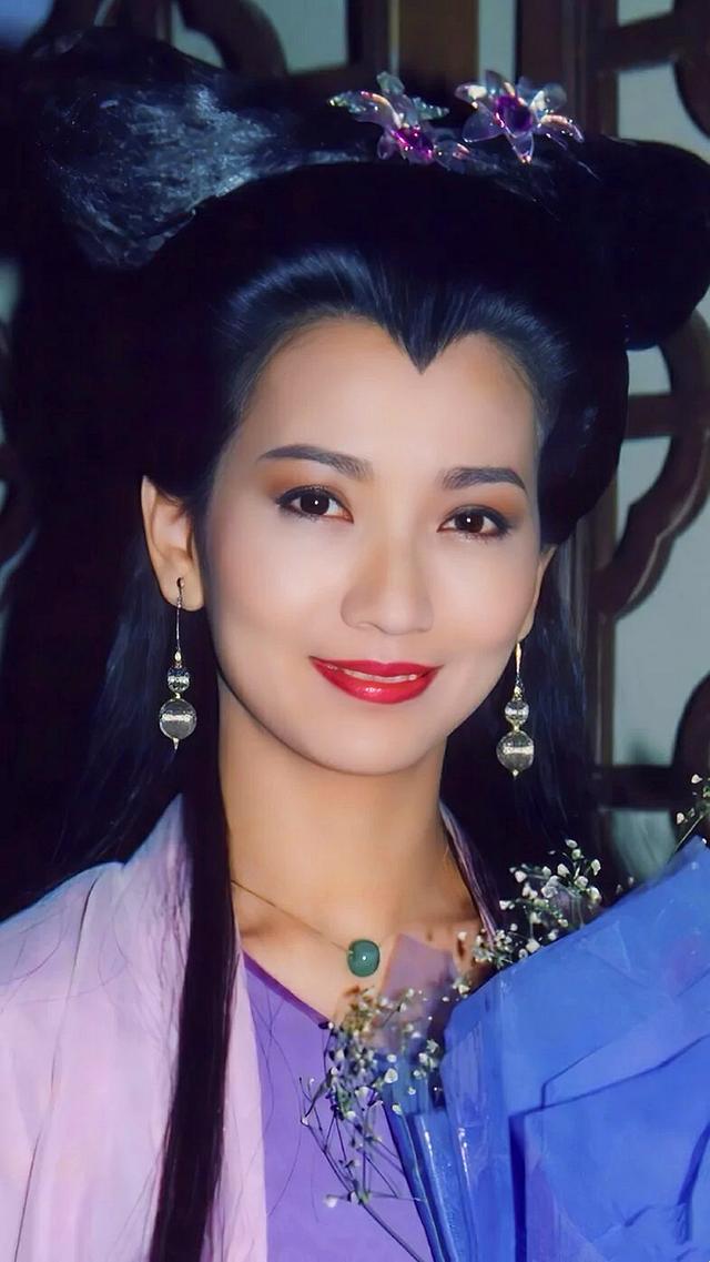 赵雅芝简历个人资料简介（“贵妇”赵雅芝：3个孩子2个爸，被吴君如揭老底，68岁仍话题不断）