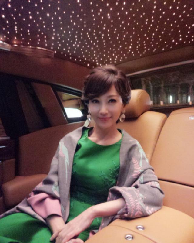 赵雅芝简历个人资料简介（“贵妇”赵雅芝：3个孩子2个爸，被吴君如揭老底，68岁仍话题不断）