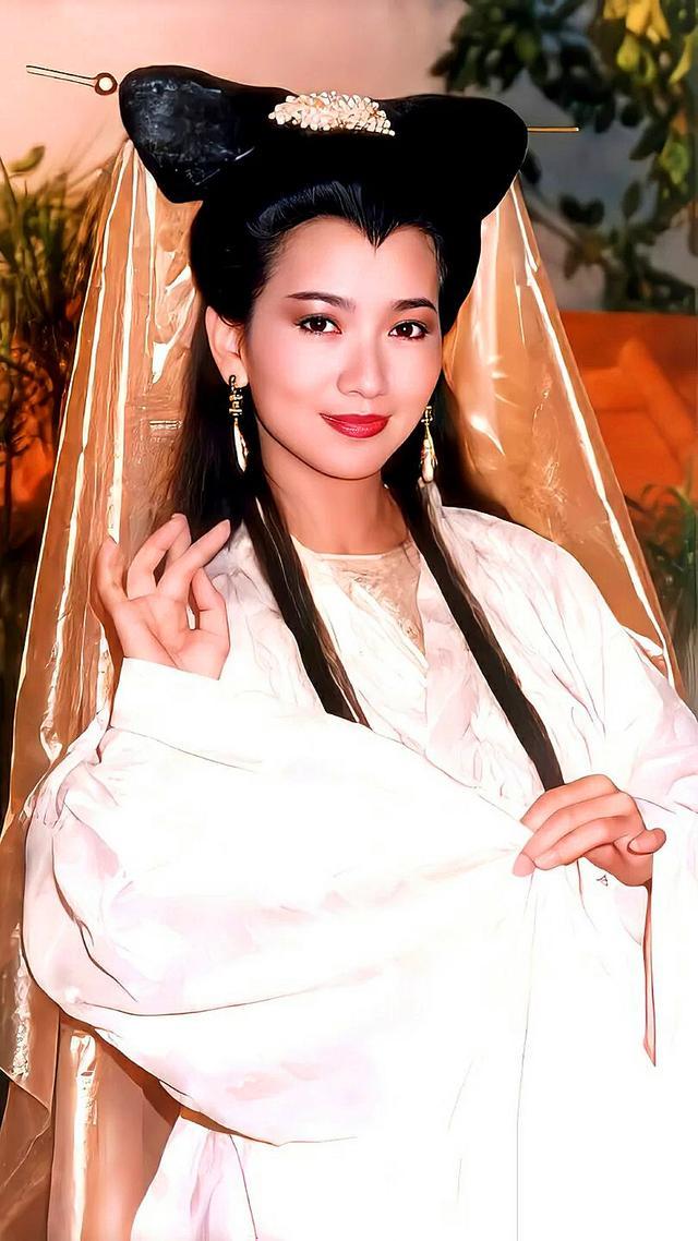 赵雅芝简历个人资料简介（“贵妇”赵雅芝：3个孩子2个爸，被吴君如揭老底，68岁仍话题不断）