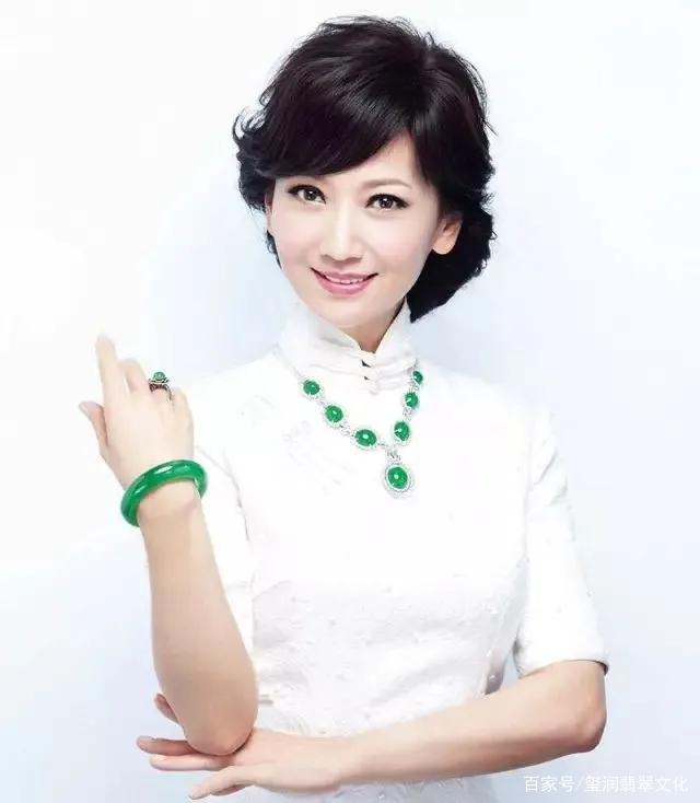 赵雅芝简历个人资料简介（“贵妇”赵雅芝：3个孩子2个爸，被吴君如揭老底，68岁仍话题不断）