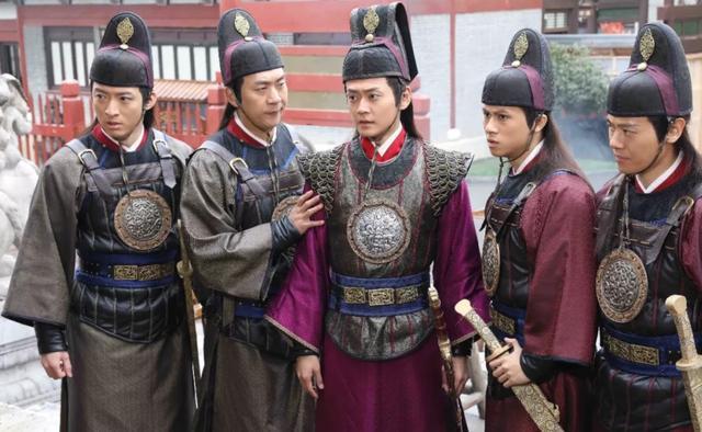 演过展昭的有9人，都是男神级别，第2位的颜值，比何家劲还高