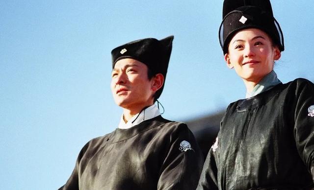 演过展昭的有9人，都是男神级别，第2位的颜值，比何家劲还高