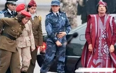 ​卡扎菲最美女保镖结局：横尸街头，受尽侮辱，身旁一句话耐人寻味