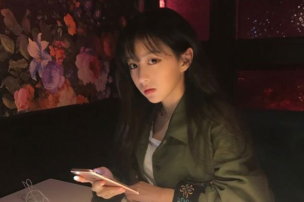 深圳包露佳的个人资料 这位小姐姐还玩抖音哦