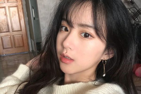 深圳包露佳的个人资料 这位小姐姐还玩抖音哦