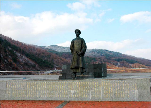 一代民国奇人有多牛？被追捕30年，赏金20万，头部中7枪还能生还