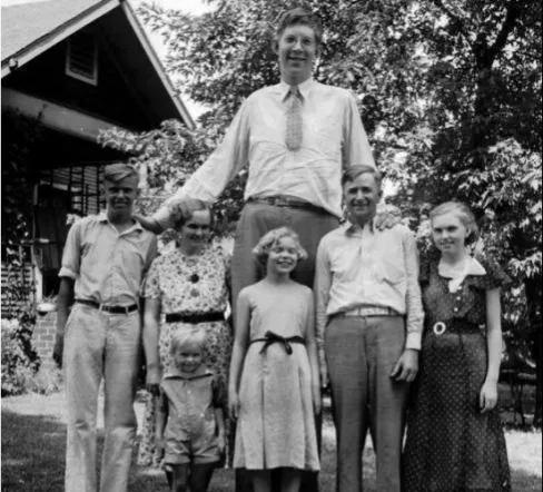 全世界最高的人（中国最高清代巨人詹士钗）