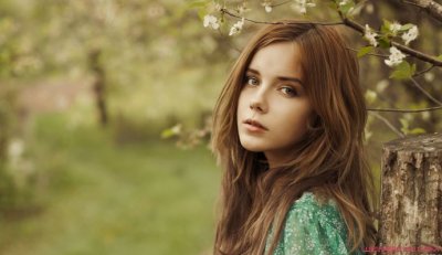 ​男孩子舌吻会有什么反应 男生下面竖起来正常吗