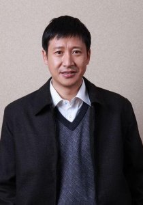 ​张国强:18年前被爱人嫌穷抛弃,走红后娶小7岁娇妻,如今幸福美满