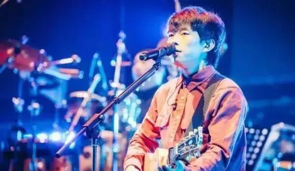 赵雷：唱给内心谁人无奈长大的孩子