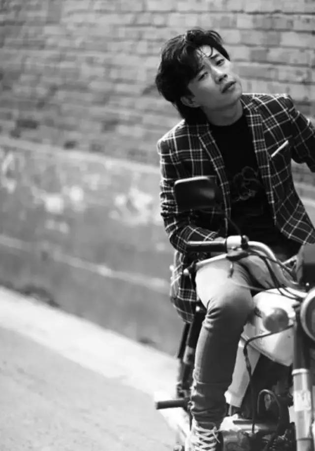 赵雷：唱给内心谁人无奈长大的孩子