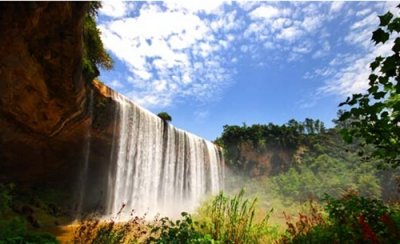 ​亚洲第一瀑：万州青龙瀑布