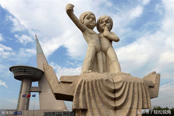 山东青岛:一组海尔兄弟的搞笑老图片,还是他们俩看的顺眼可爱