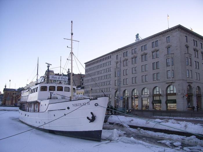 世界上最靠北的首都之一，与中国之间只隔着一个国家