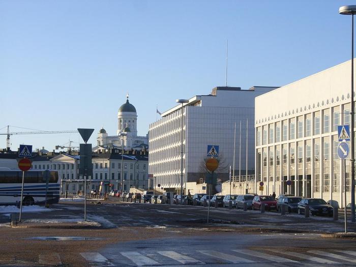 世界上最靠北的首都之一，与中国之间只隔着一个国家