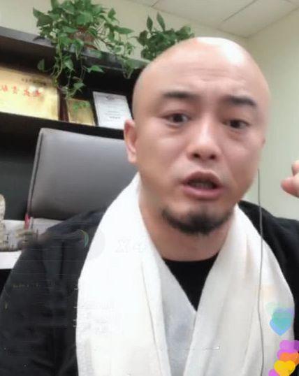 奇闻：方丈纹身店开业，进门第一位客人是他，网友：可以做代言人