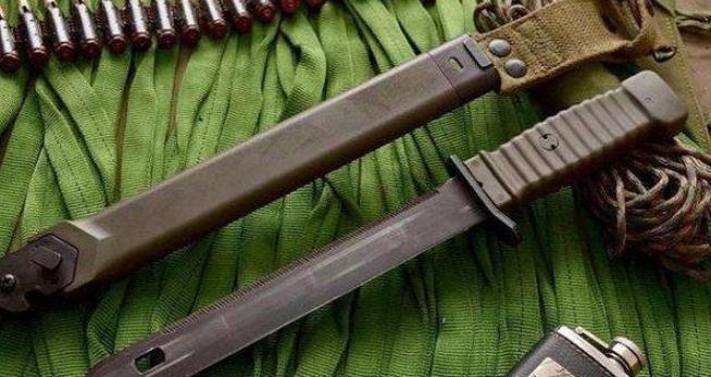 全球最好的4把军用匕首，第一把长相怪异，第四把国产有独一无二