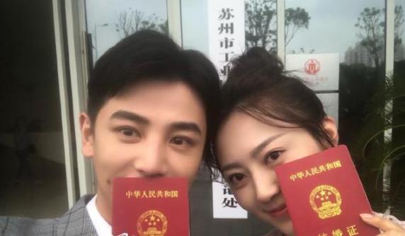 曾经搭档杨幂被观众骂惨，如今与孙坚合作爆红，成剧中最美空姐