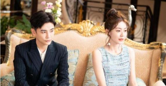 曾经搭档杨幂被观众骂惨，如今与孙坚合作爆红，成剧中最美空姐