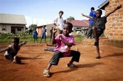 ​乌干达是什么梗?包含歧视意味(指非洲人)