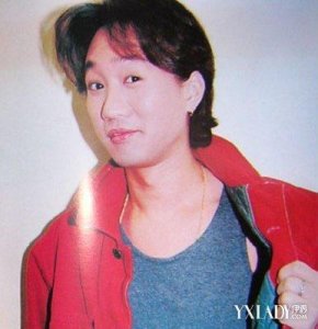 ​展览上黄家驹父母回忆儿子 表示深感骄傲