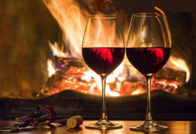 ​葡萄酒瓶身上标注的年份是指什么(通常葡萄酒瓶身上标注的年份指的是)