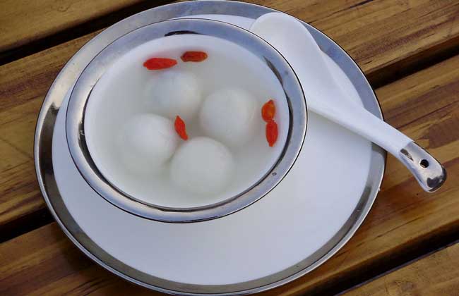 元宵节为什么吃汤圆（揭秘元宵节吃汤圆的由来）