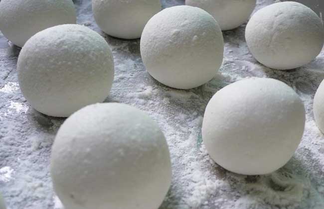 元宵节为什么吃汤圆（揭秘元宵节吃汤圆的由来）