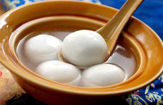 元宵节为什么吃汤圆（揭秘元宵节吃汤圆的由来）