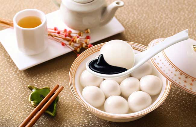 元宵节为什么吃汤圆（揭秘元宵节吃汤圆的由来）