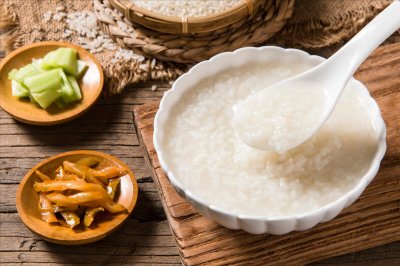 ​煮白粥，不要直接下锅，掌握2个要点，米粥香味足，又滑又黏稠