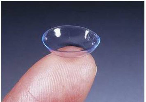 远视戴隐形眼镜好不好（远视眼如何治疗）(5)_