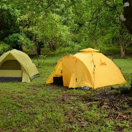 三、怎样选择合适的露营场所呢？