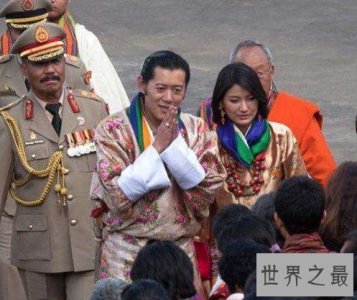 ​世界上最帅气的国王和最美的王后，天造地设的一对